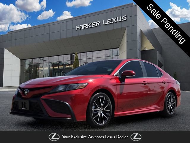 Used 2023 Toyota Camry SE FWD image 1