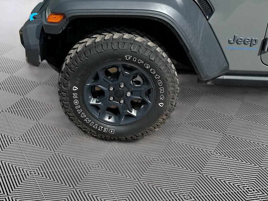 Used 2023 Jeep Wrangler Unlimited w/ Cold Weather Group AWD/4WD image 10