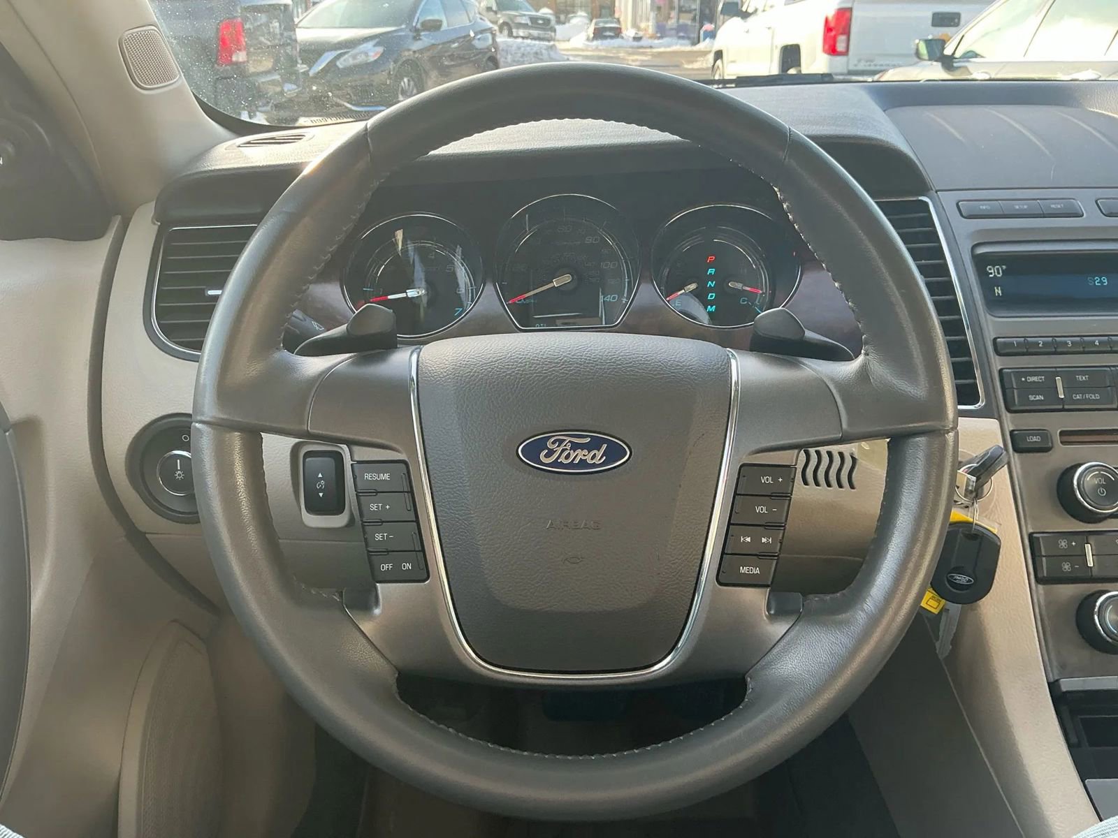 Used 2010 Ford Taurus SEL image 23