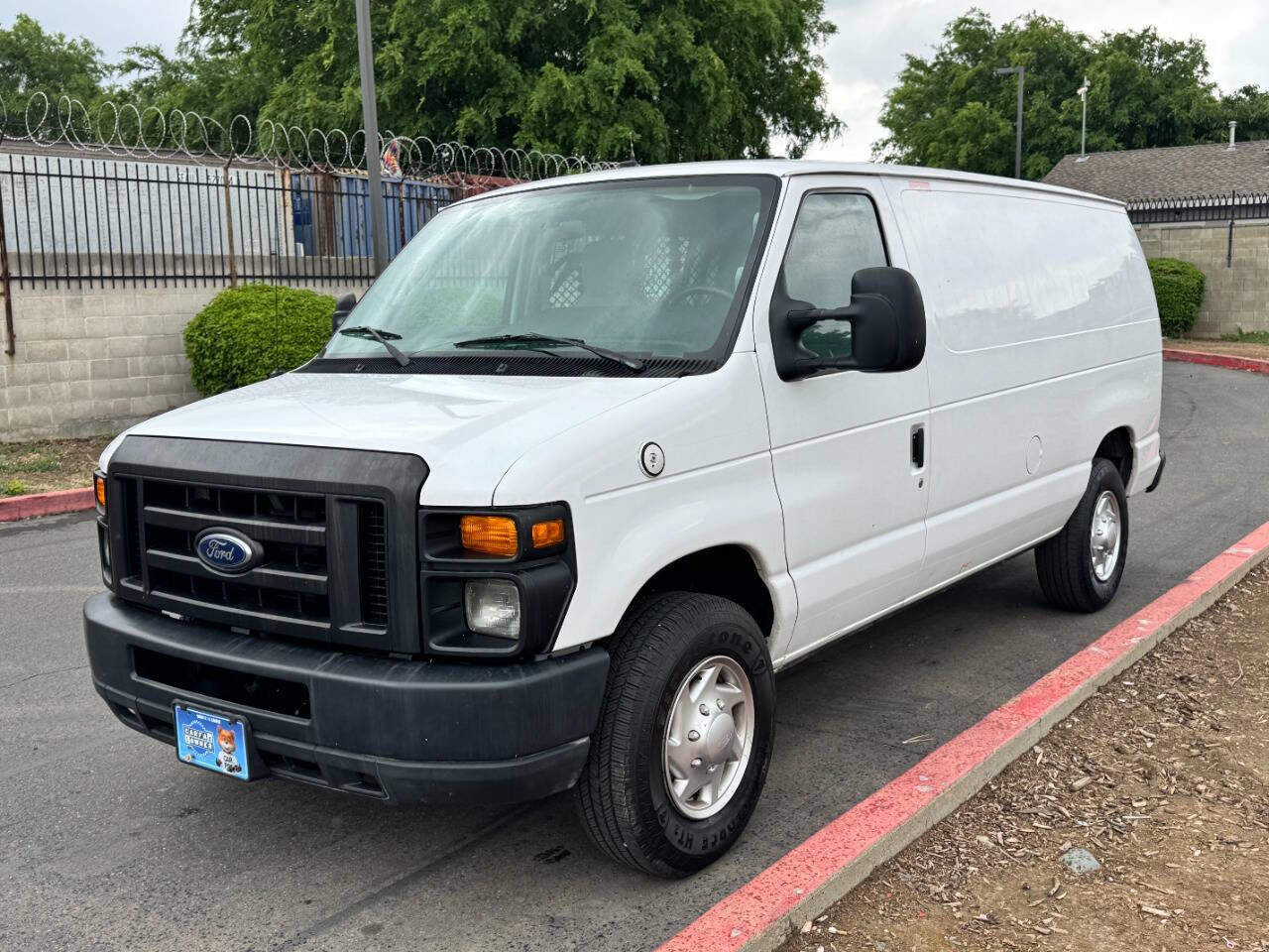 Used 2010 Ford E-250 and Econoline 250 RWD image 1