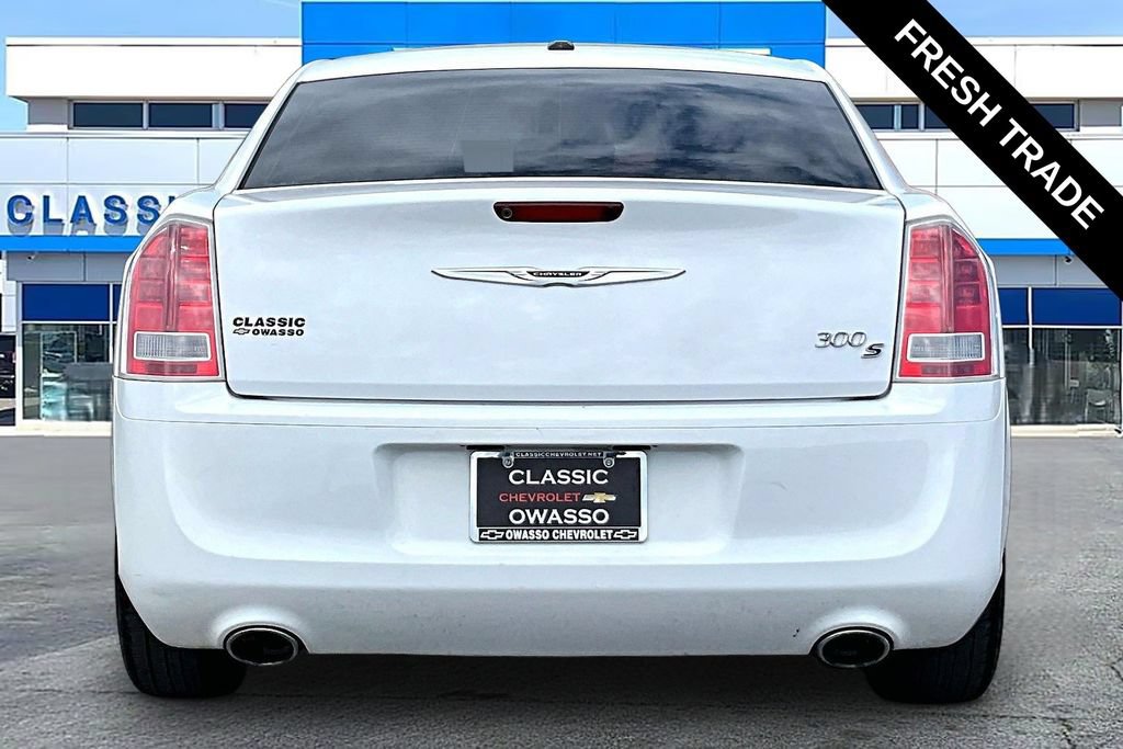 Used 2013 Chrysler 300 S RWD image 4