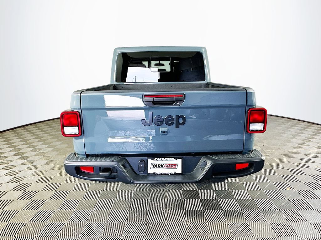 Certified 2025 Jeep Gladiator Sport AWD/4WD image 10