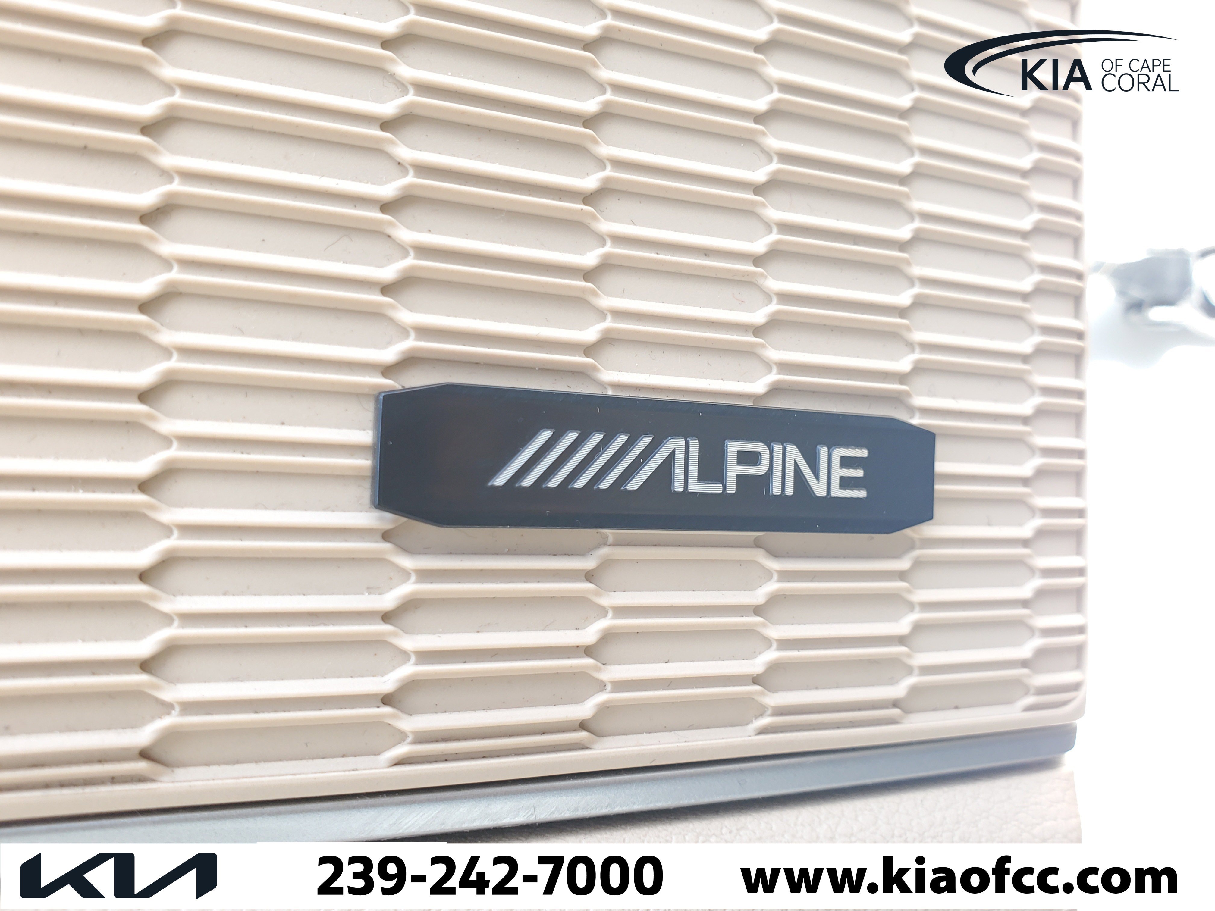 Used 2022 Jeep Grand Cherokee L Limited RWD image 23