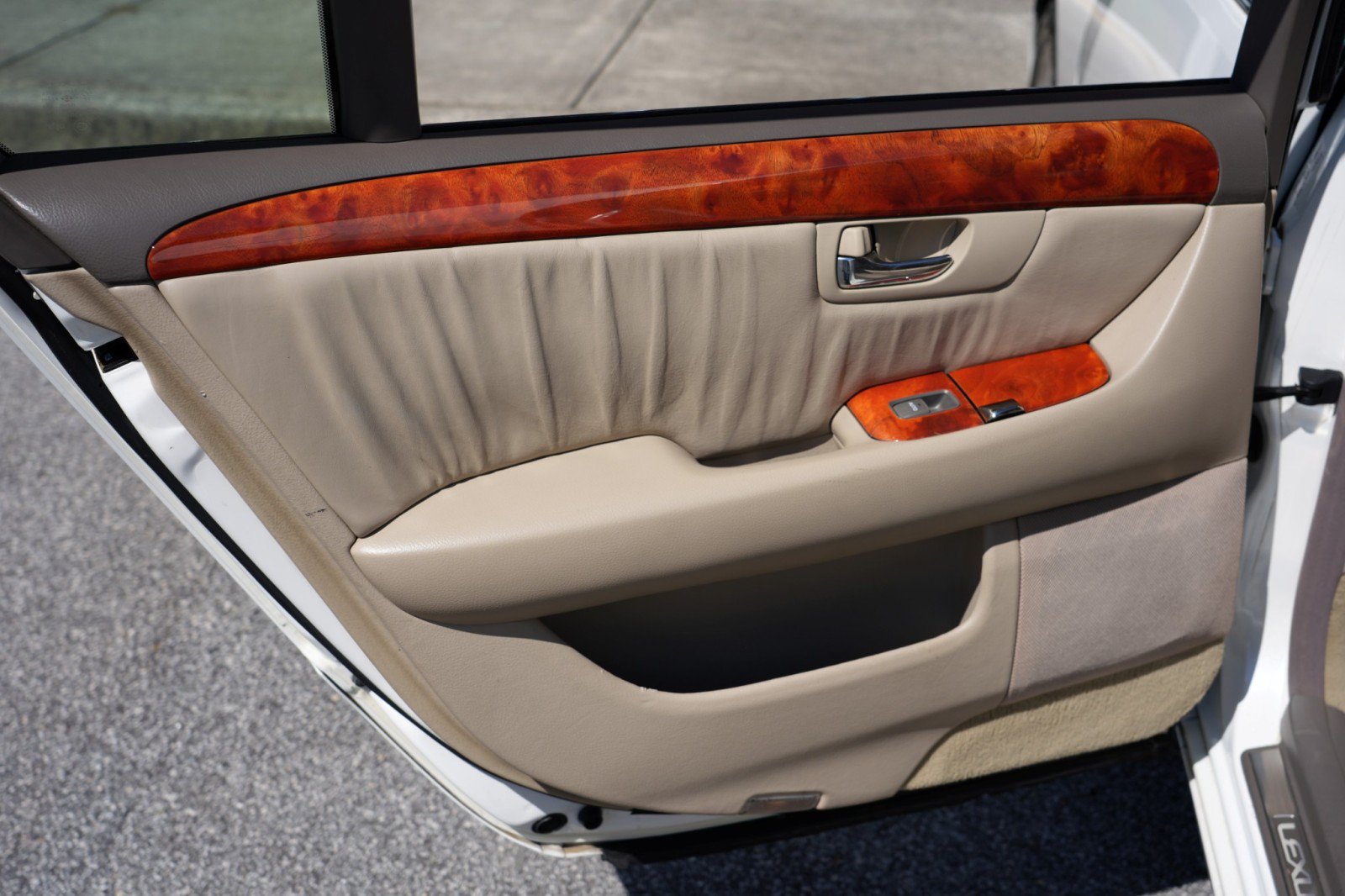Used 2002 Lexus LS 430 w/ Navigation/Mark Levinson Pkg RWD image 39