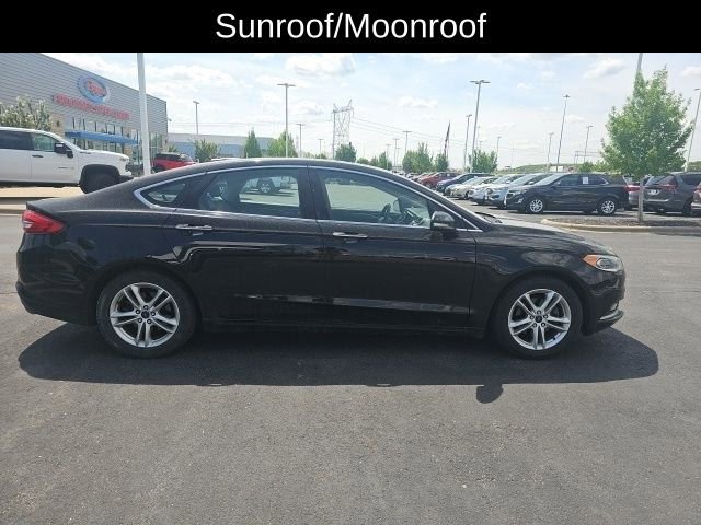 Used 2018 Ford Fusion SE w/ Fusion SE Technology Package FWD image 3