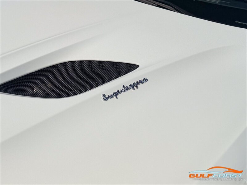 Used 2019 Aston Martin DBS Superleggera RWD image 4