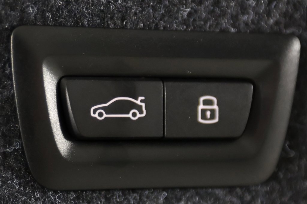 Used 2025 BMW M3 w/ Executive Package image 13