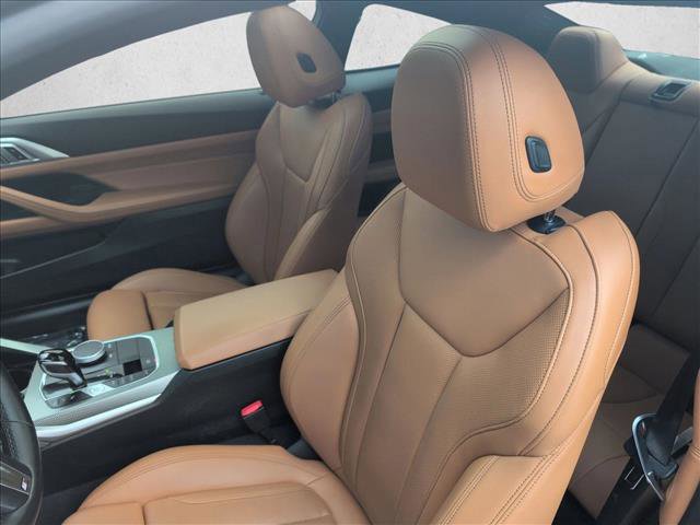 Used 2023 BMW 440i xDrive Coupe w/ Premium Package image 16