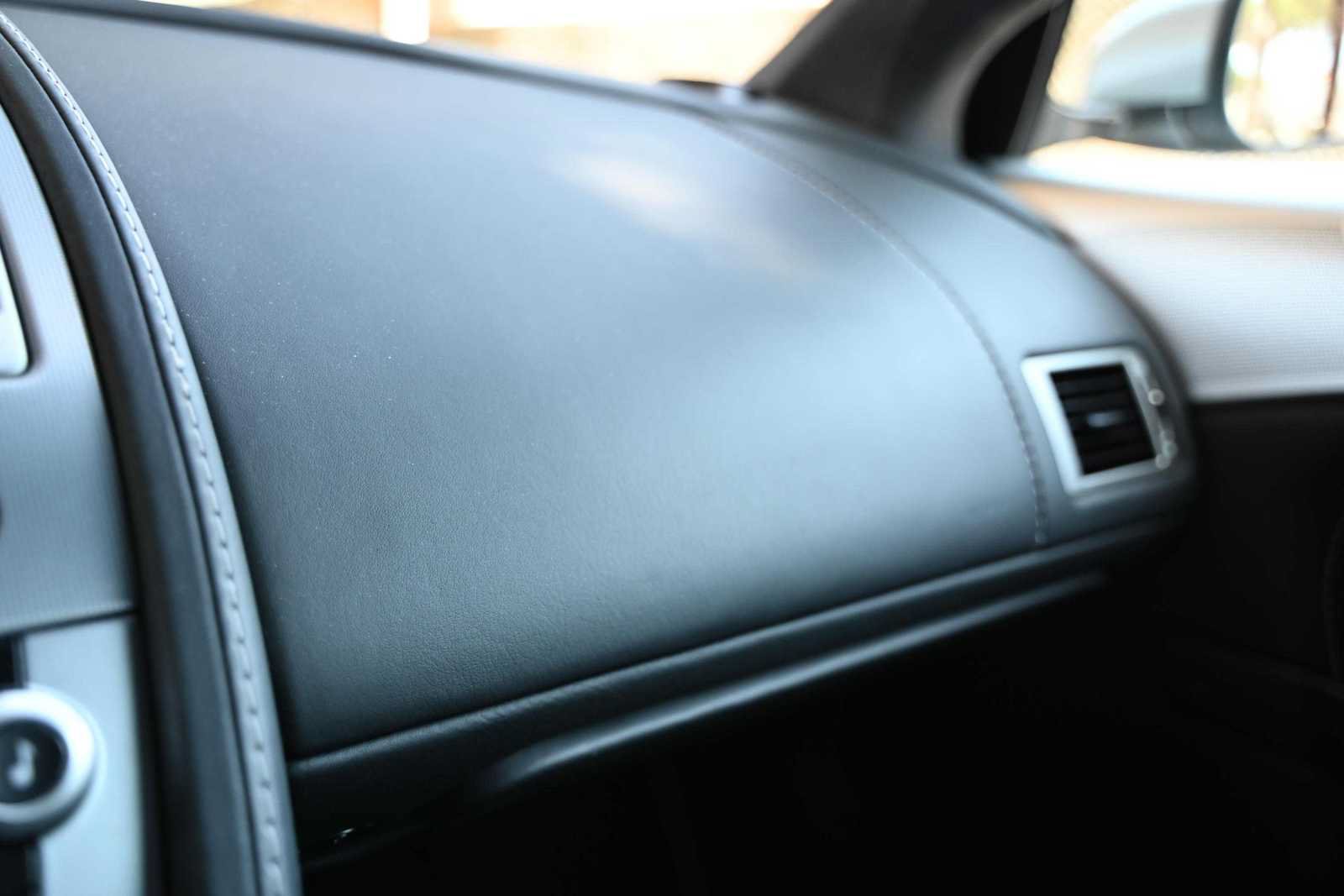 Used 2009 Aston Martin DBS Coupe RWD image 13