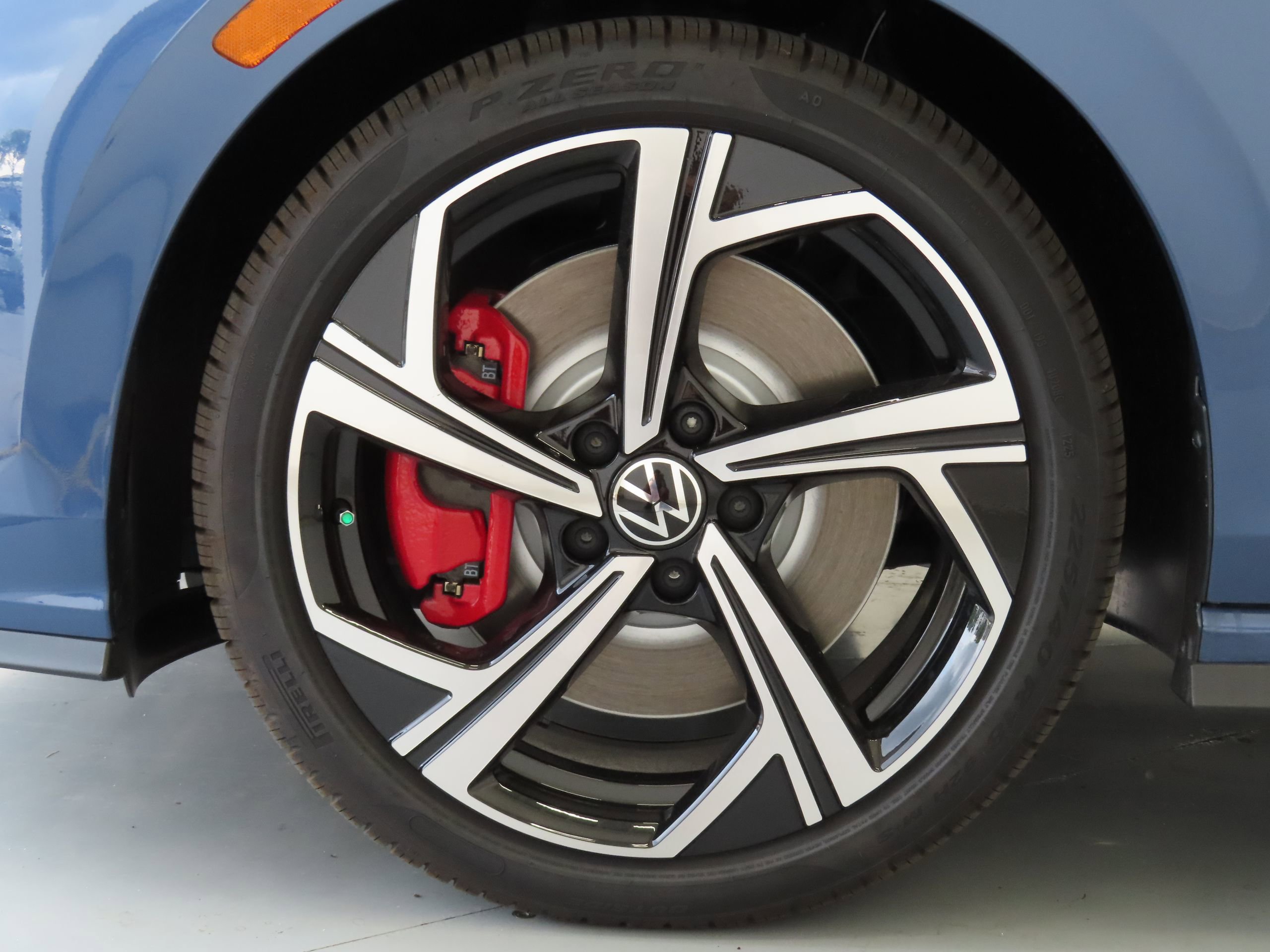 New 2025 Volkswagen GTI SE image 36