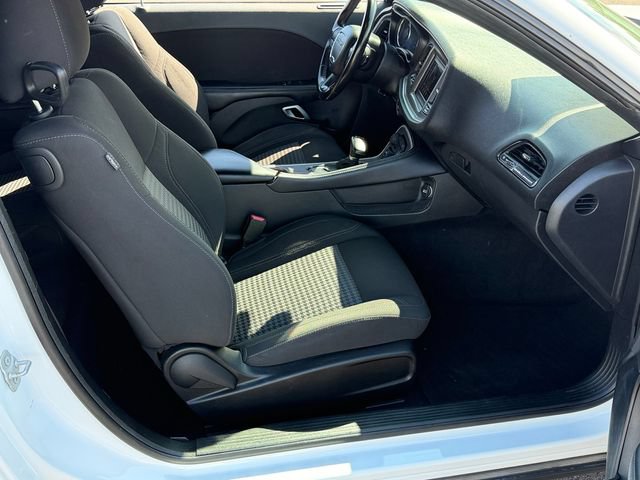 Used 2022 Dodge Challenger SXT RWD image 23