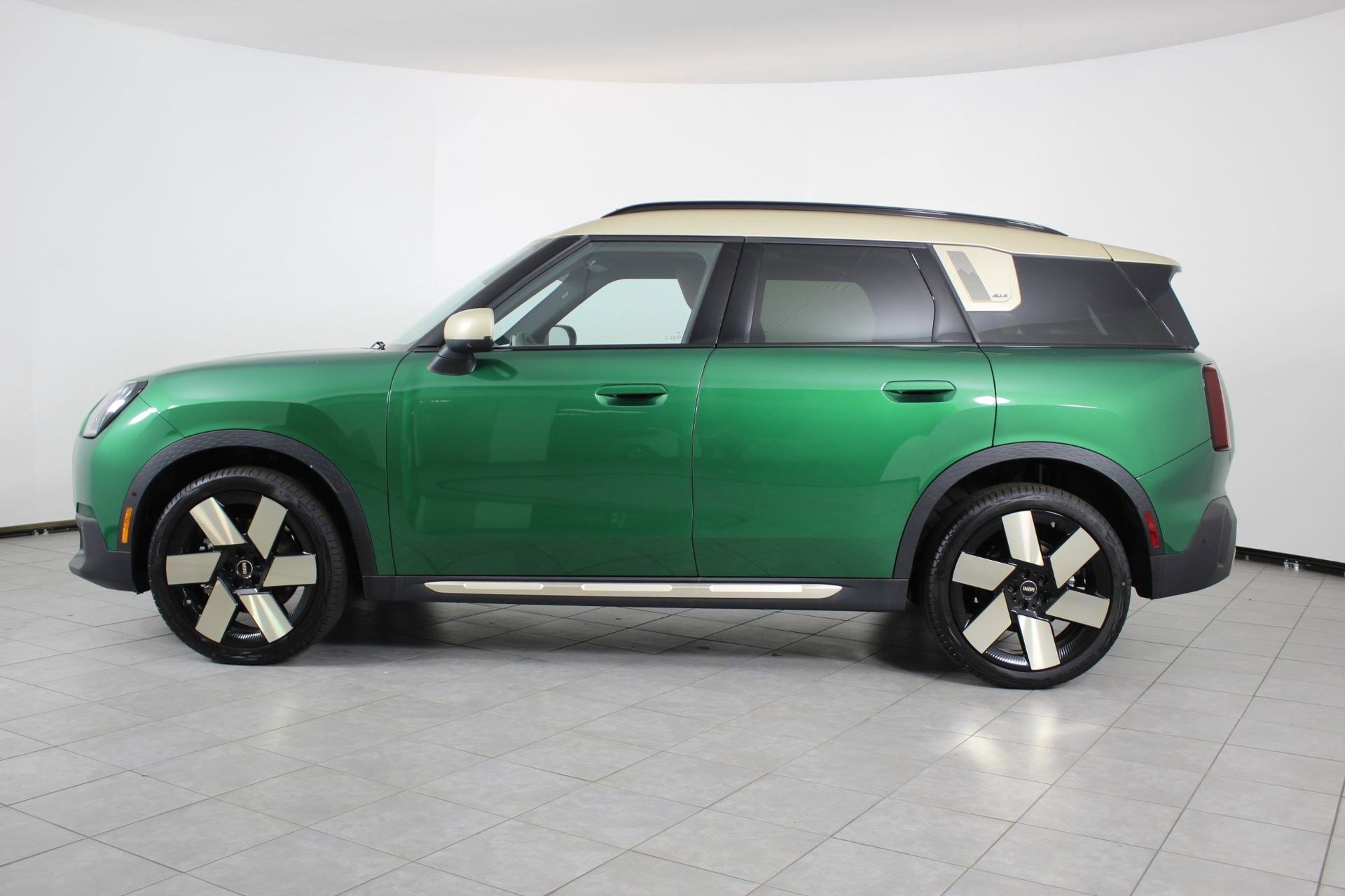 Used 2026 MINI Cooper Countryman S AWD/4WD image 2
