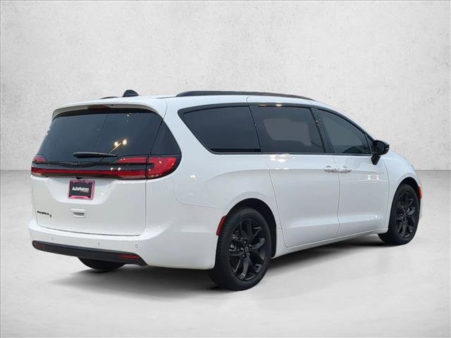 New 2026 Chrysler Pacifica Select w/ S Appearance Package FWD video 2