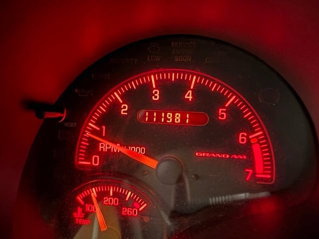 Used 2002 Pontiac Grand Am SE w/ Solid Value Appearance Pkg FWD image 32