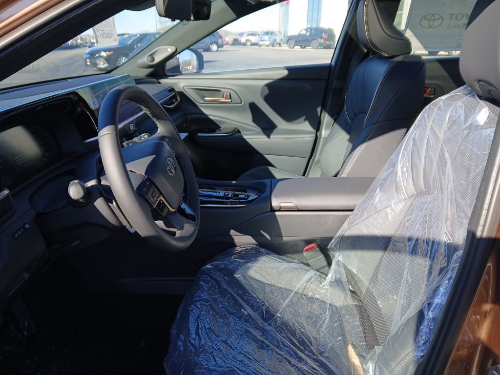 New 2025 Toyota Crown Signia image 9