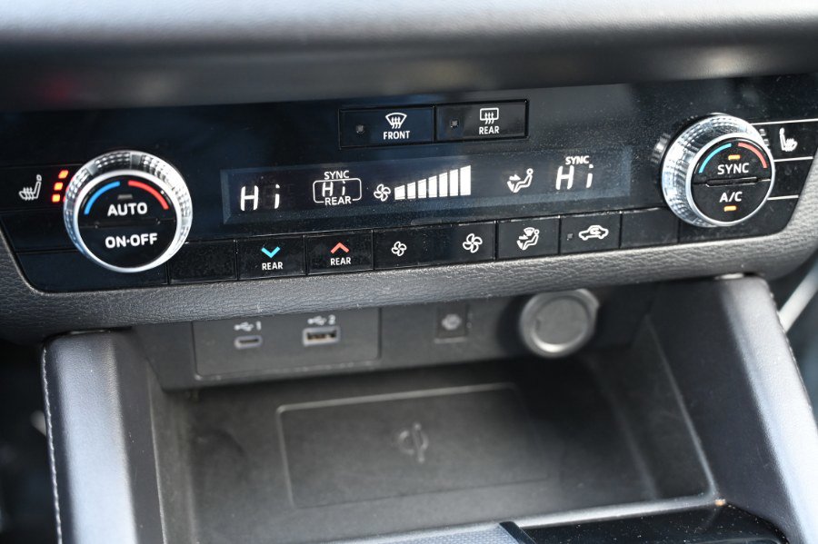 Used 2024 Mitsubishi Outlander SEL image 28