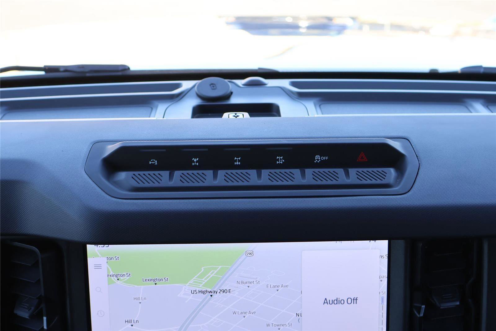 Used 2025 Ford Bronco Badlands image 27