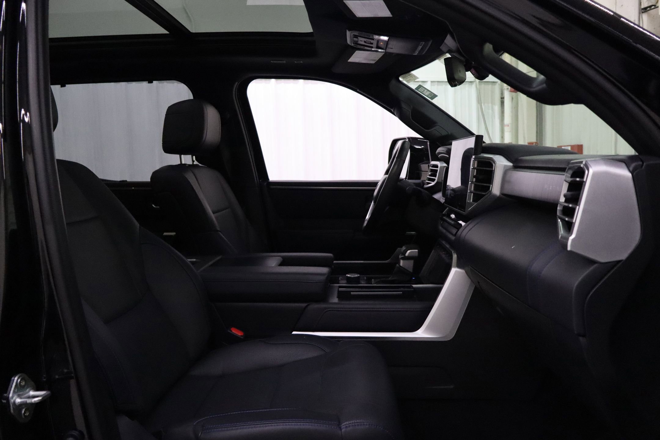 Used 2023 Toyota Tundra Platinum image 29