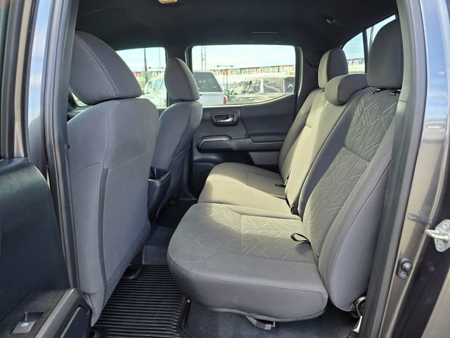 Used 2018 Toyota Tacoma TRD Off-Road AWD/4WD image 16