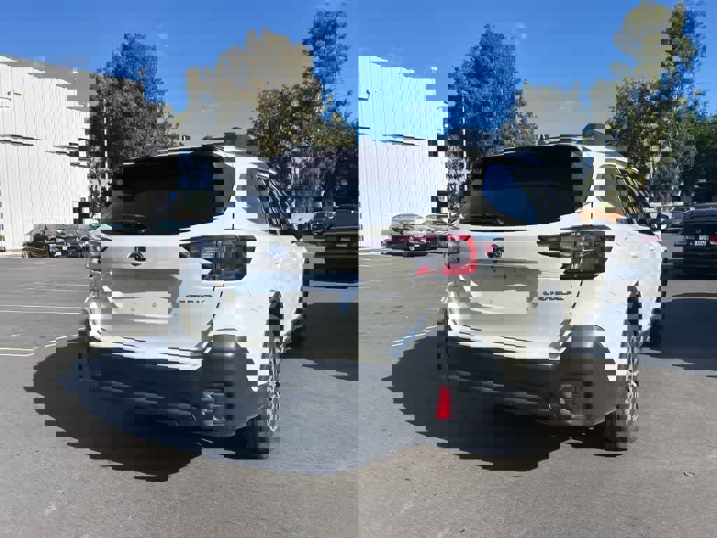 Used 2022 Subaru Outback Premium image 3