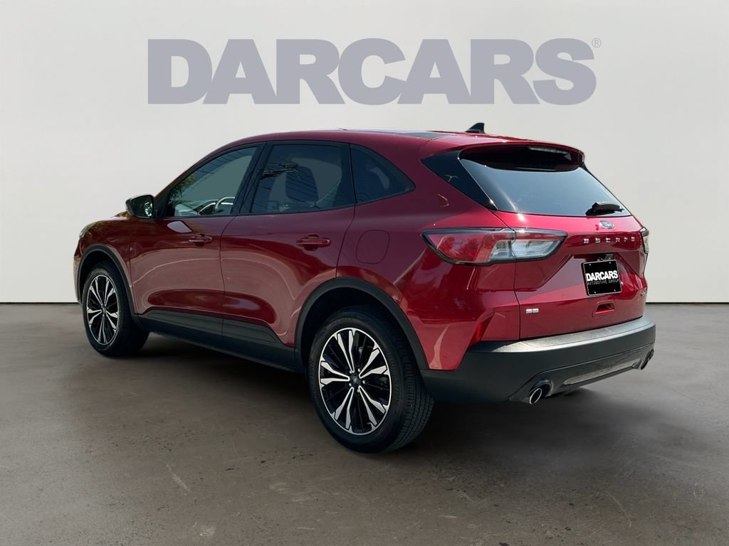 Used 2022 Ford Escape SE w/ SE Sport Appearance Package AWD/4WD image 5
