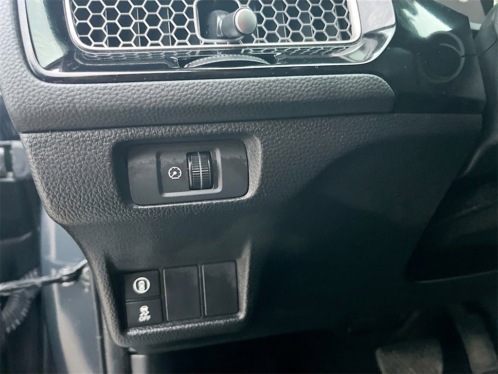 Used 2022 Honda Civic EX-L image 10