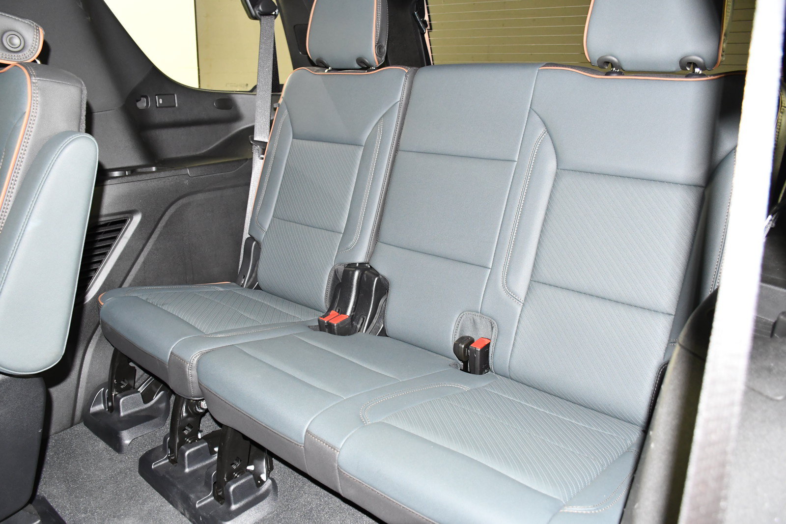Used 2025 GMC Yukon AT4 AWD/4WD image 52