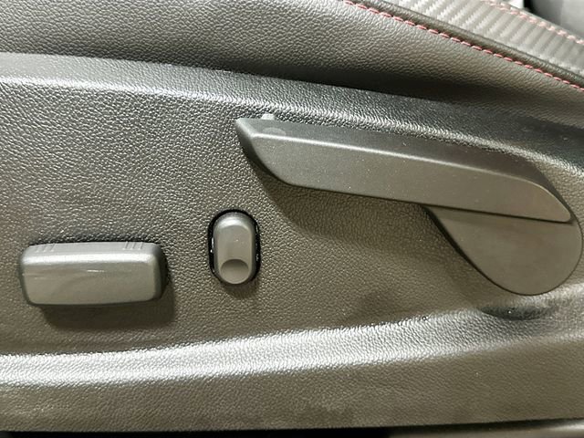 Used 2015 GMC Canyon SLE w/ All-Terrain Package image 21