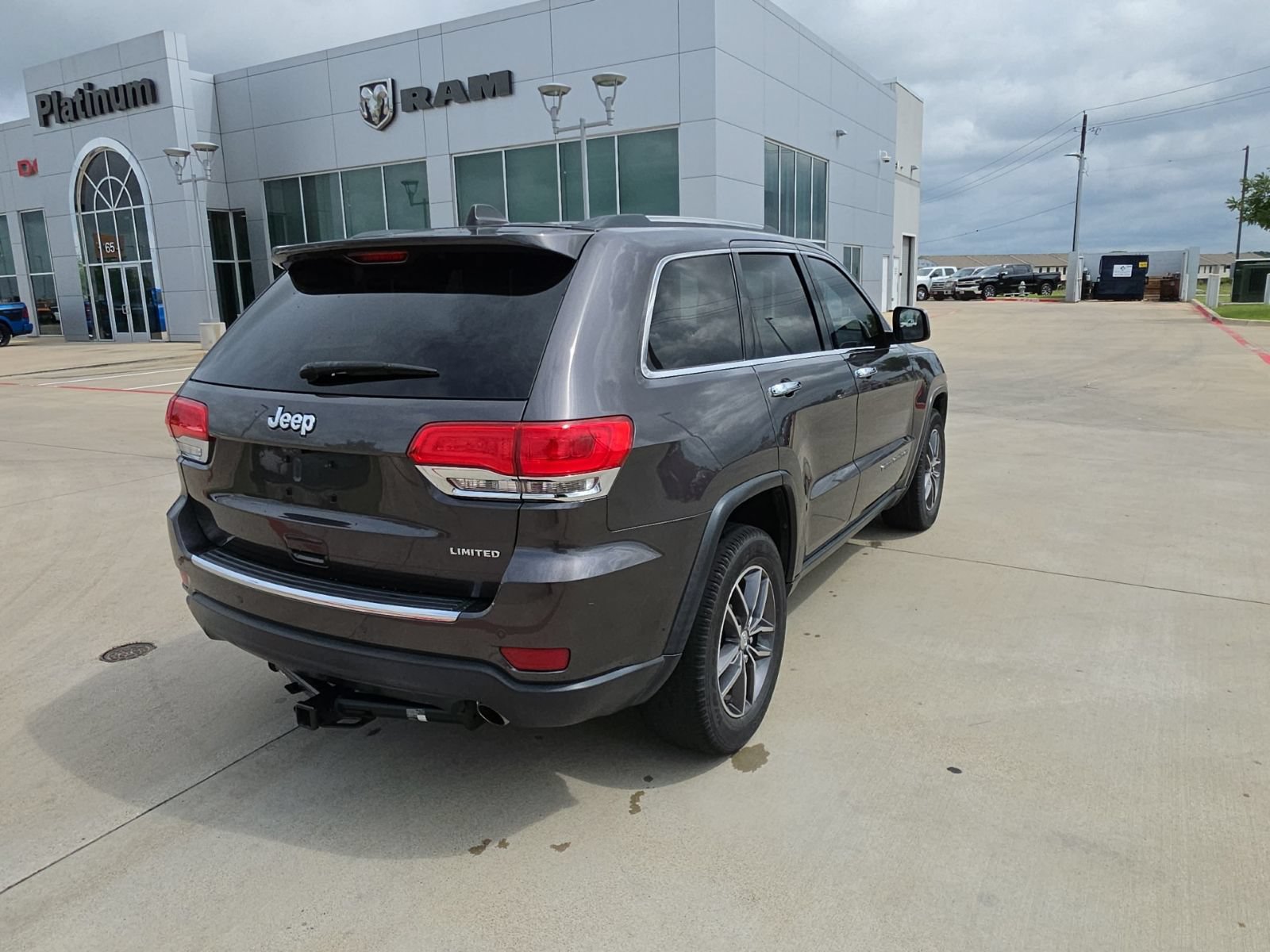 Used 2017 Jeep Grand Cherokee Limited RWD image 5