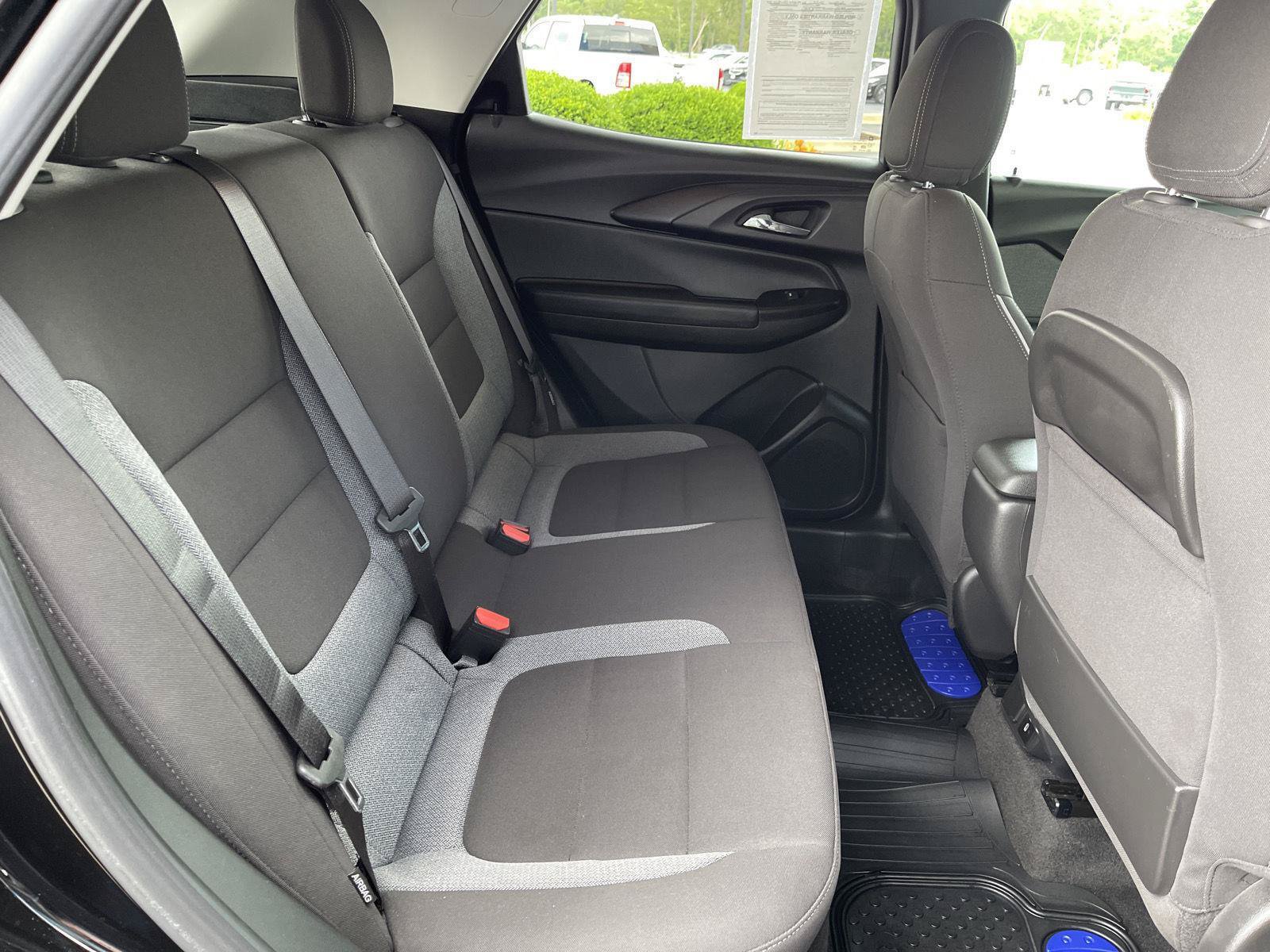 Used 2022 Chevrolet TrailBlazer LT w/ Convenience Package FWD image 33