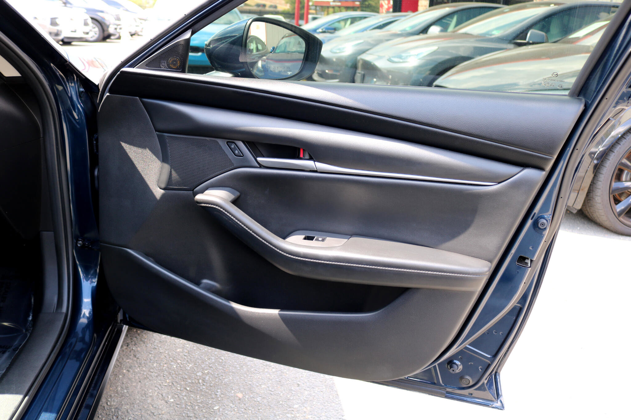 Used 2021 MAZDA MAZDA3 s image 38