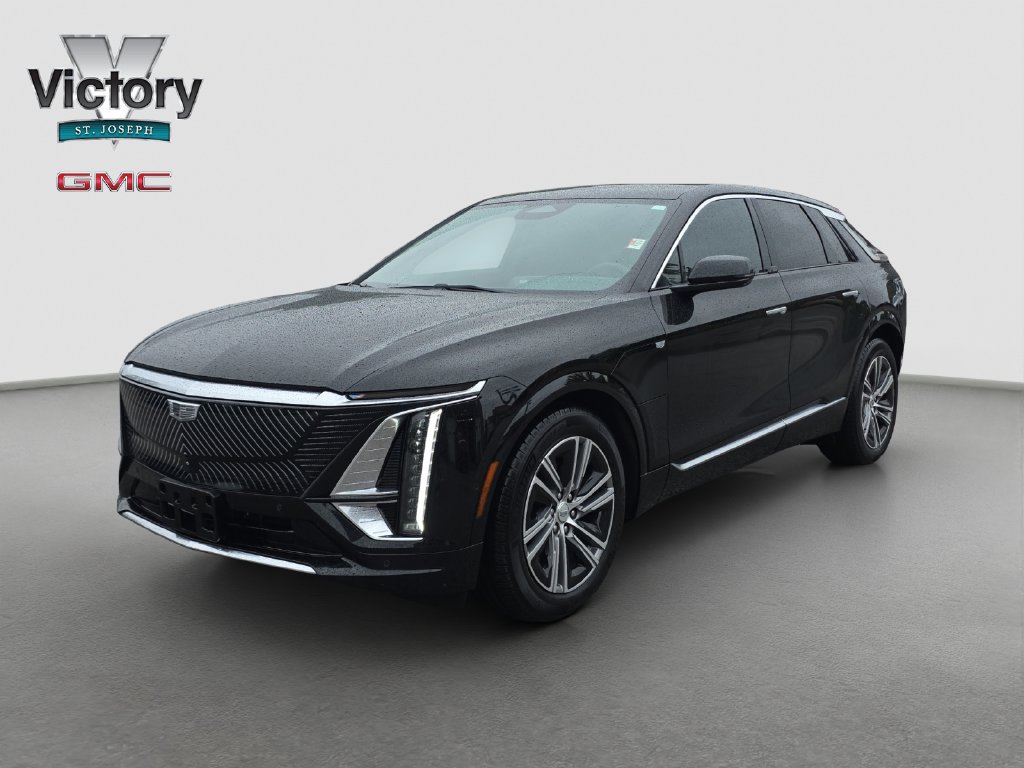 Used 2023 Cadillac Lyriq 2WD image 3