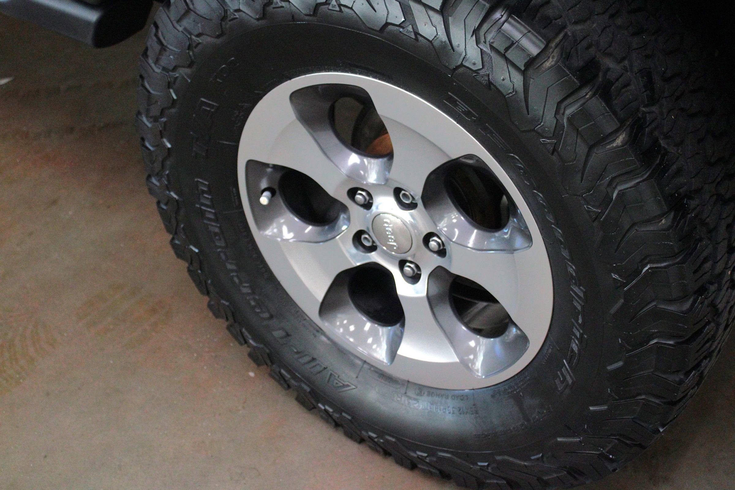 Used 2017 Jeep Wrangler Unlimited Sahara image 23