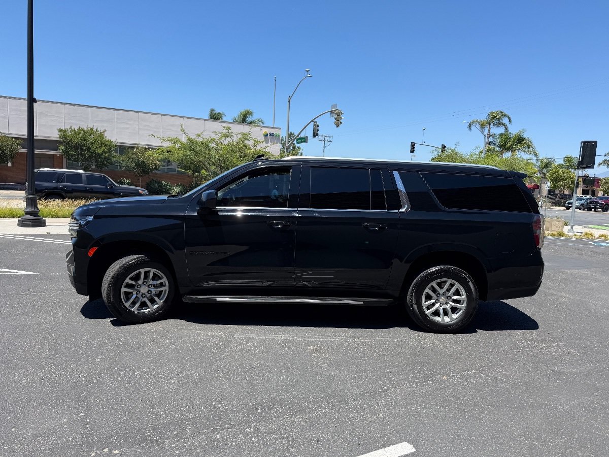 Used 2024 Chevrolet Suburban LT AWD/4WD image 6