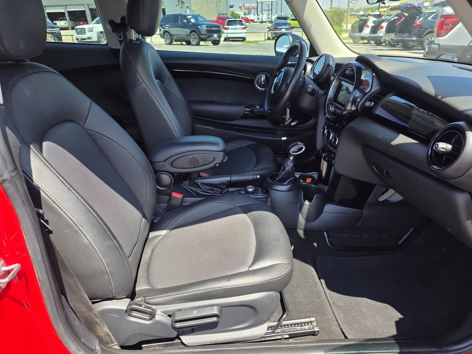 Used 2019 MINI Cooper 2-Door Hardtop image 14