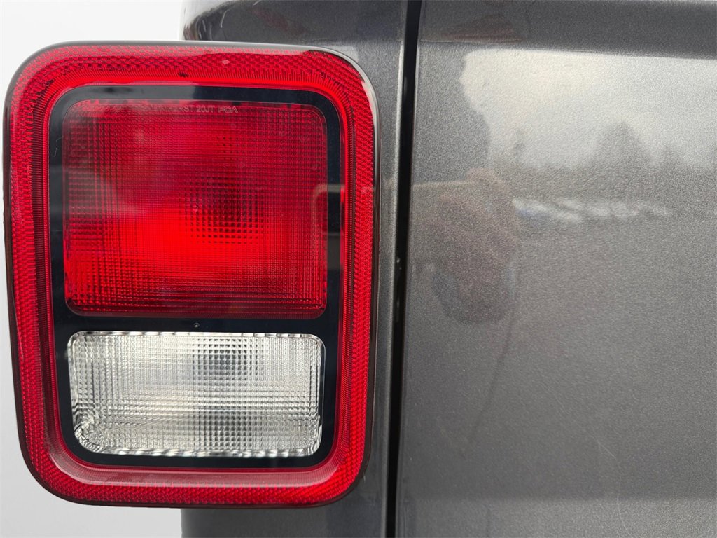 Certified 2023 Jeep Gladiator Willys image 21