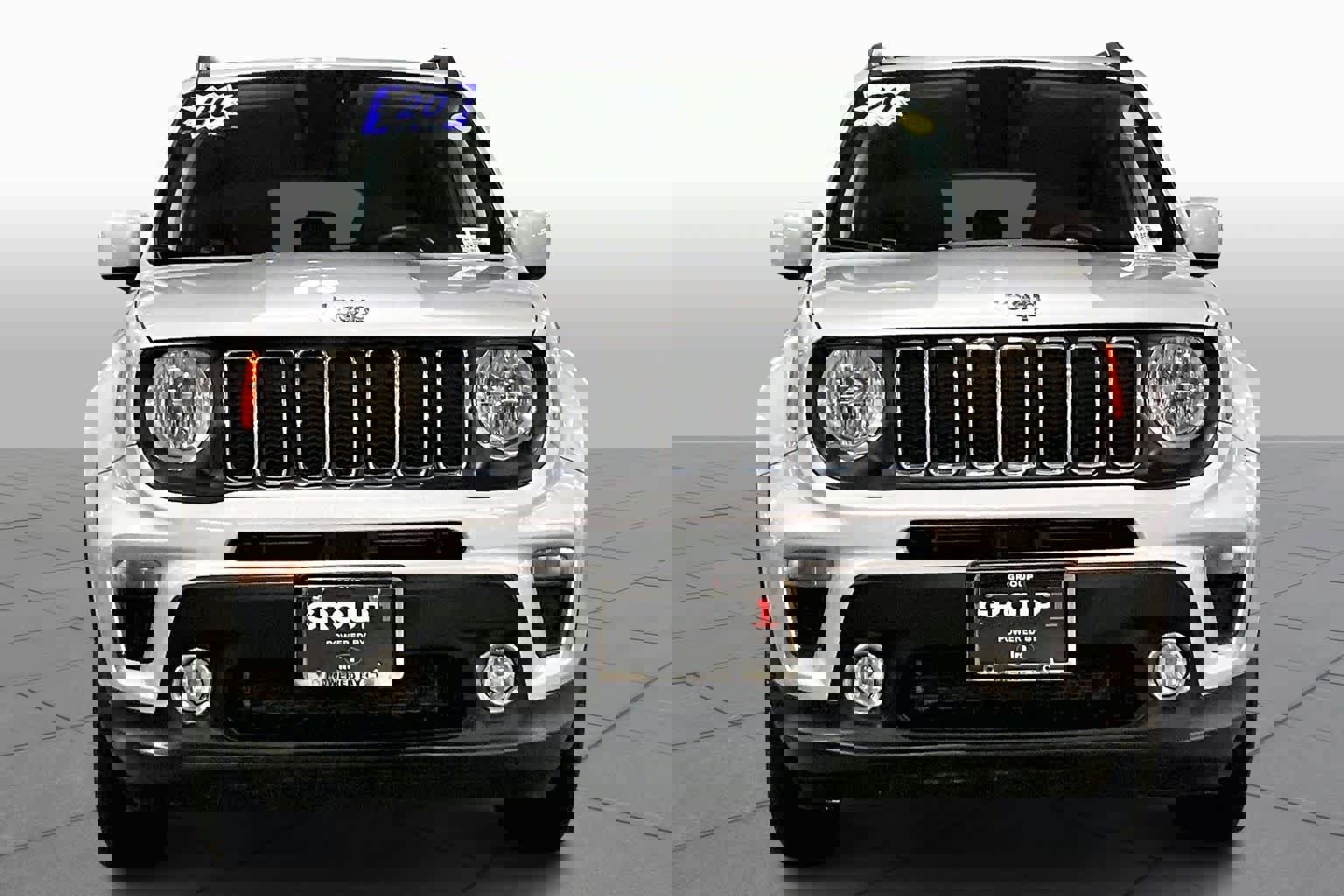 Used 2020 Jeep Renegade Latitude w/ Cold Weather Group image 4