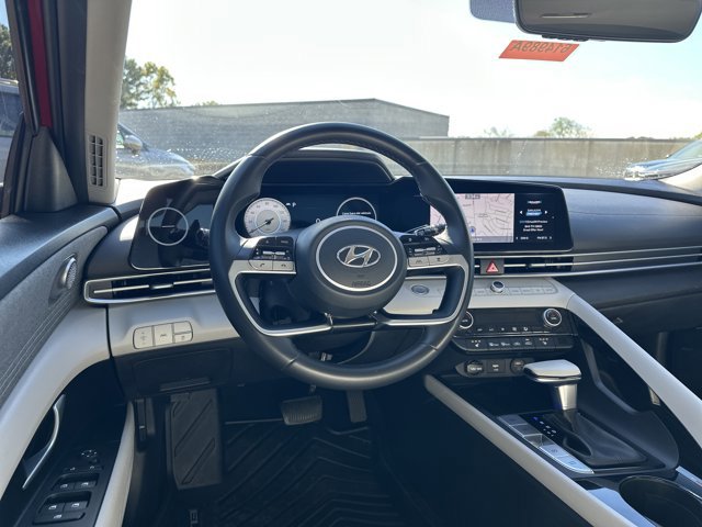 Used 2021 Hyundai Elantra Limited image 27