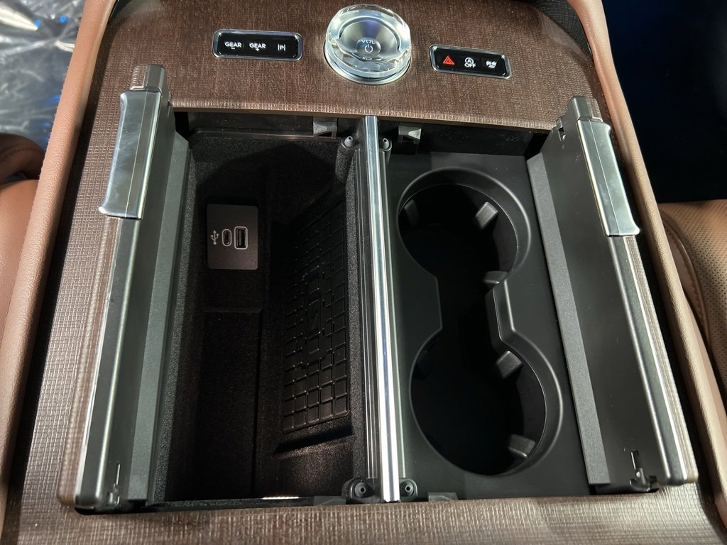 New 2026 Lincoln Navigator Reserve image 17