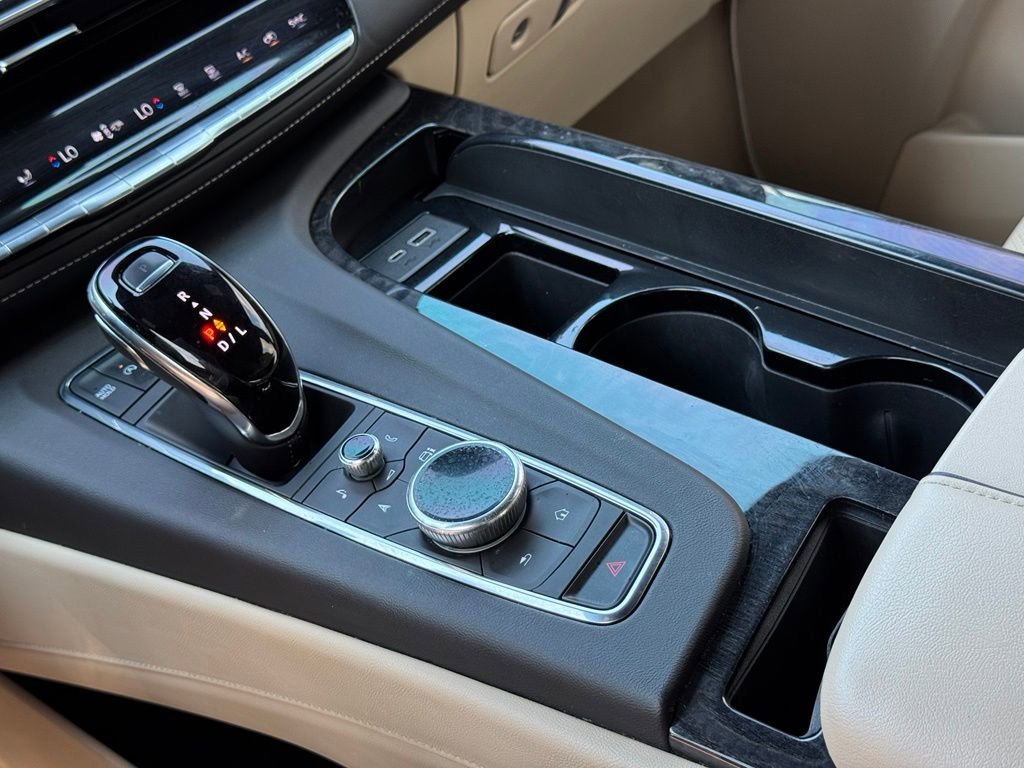 Used 2021 Cadillac Escalade Premium Luxury AWD/4WD image 32