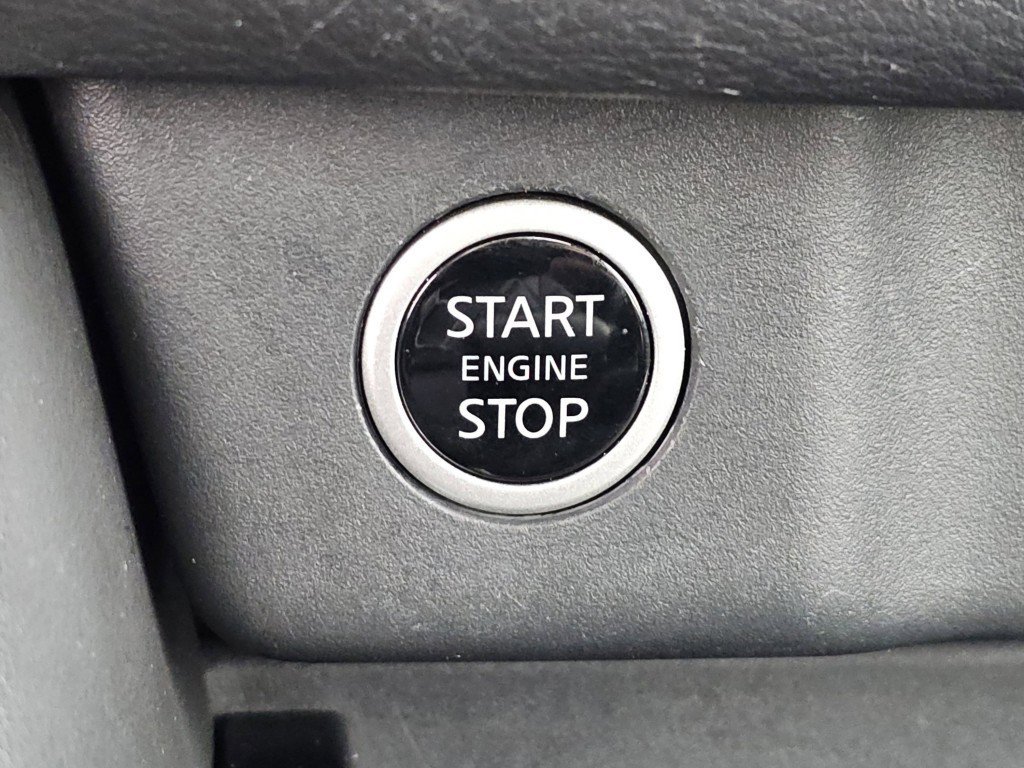 Used 2021 Nissan Rogue SL image 16