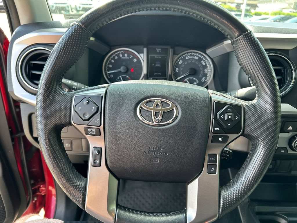 Used 2022 Toyota Tacoma SR5 w/ SR5 Appearance Package (SM) AWD/4WD image 14