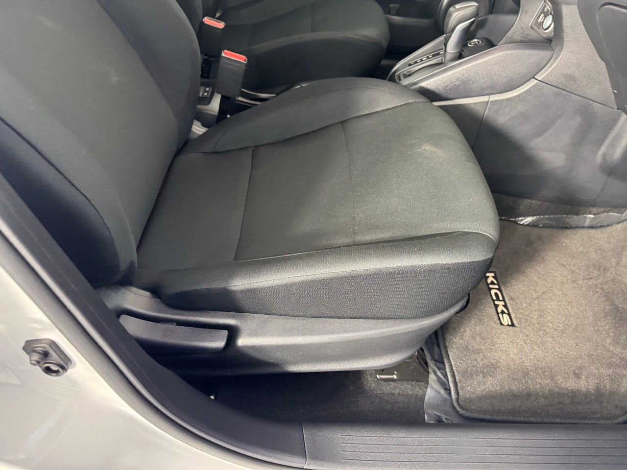 Used 2024 Nissan Kicks S image 29