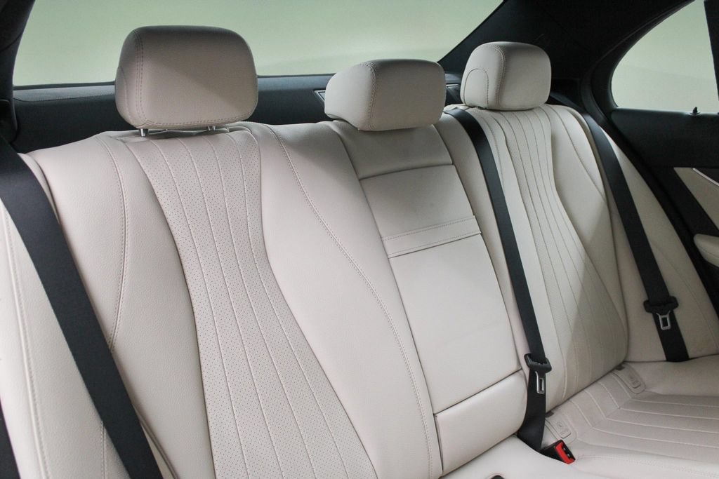 Used 2023 Mercedes-Benz E 350 4MATIC Sedan image 28