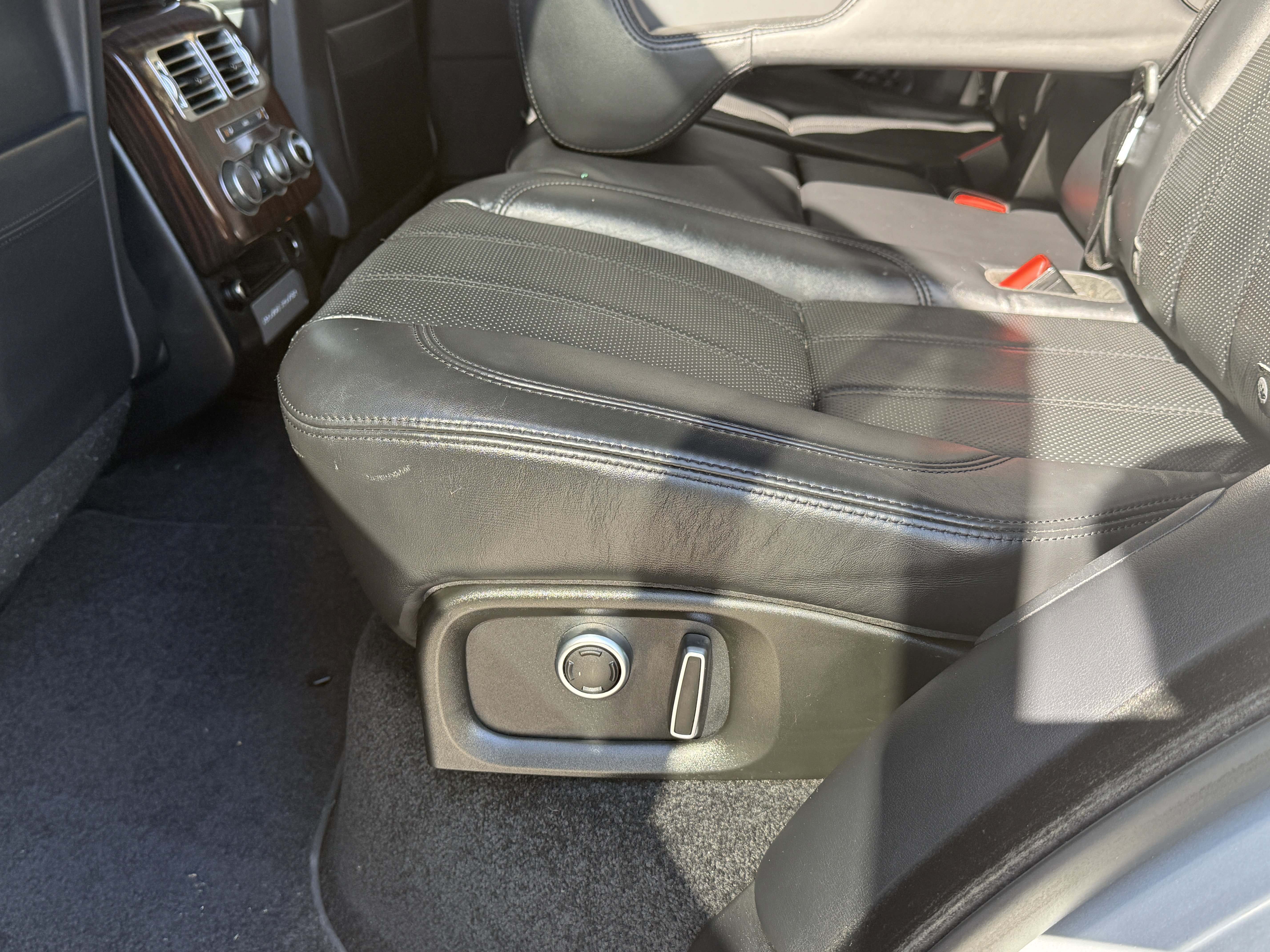 Used 2017 Land Rover Range Rover HSE image 35