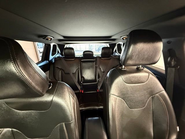 Used 2023 Jeep Compass Latitude w/ Sun and Sound Group image 29