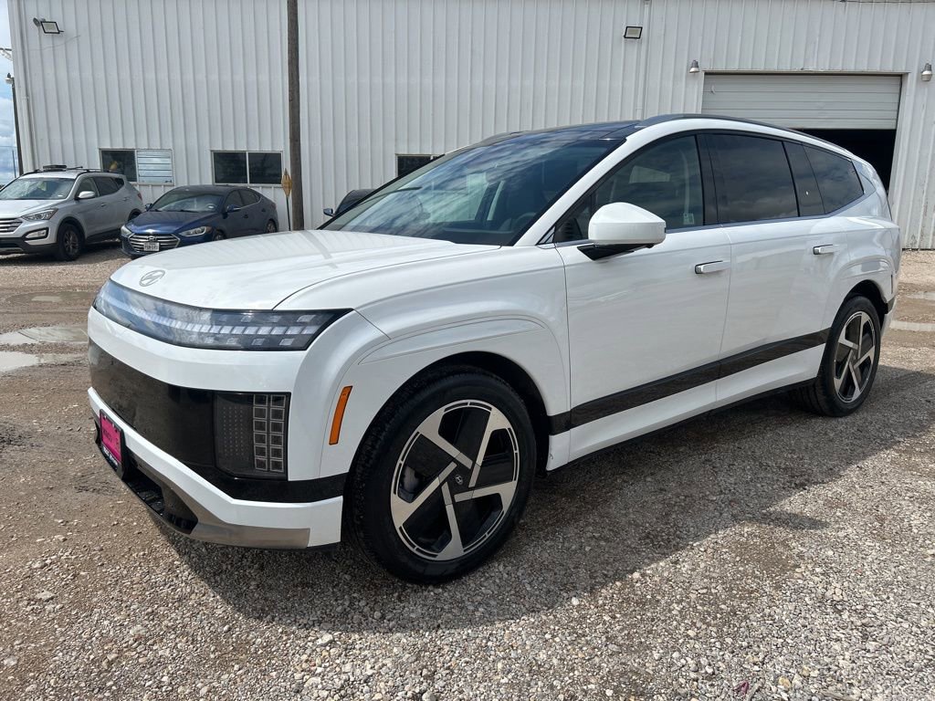 New 2026 Hyundai Ioniq 9 Calligraphy image 1