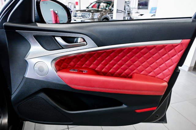 Used 2022 Genesis G70 3.3T Launch Edition image 28