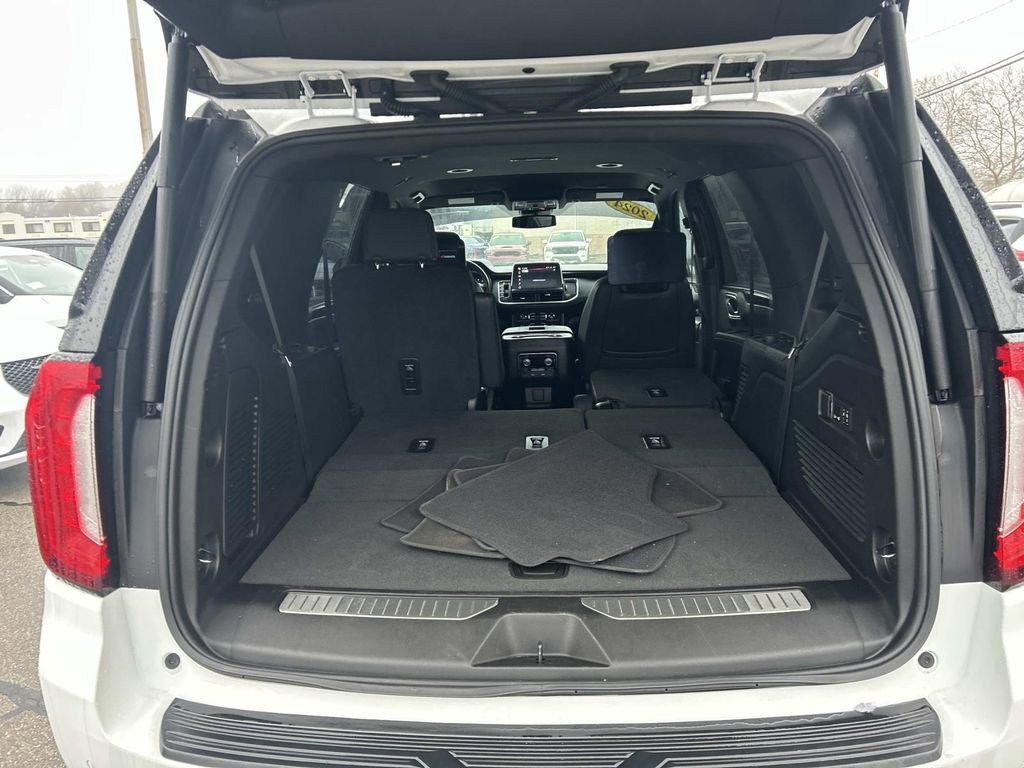 Used 2024 GMC Yukon AT4 w/ Technology Package image 16