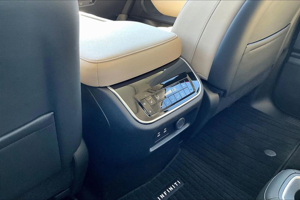 Used 2025 INFINITI QX80 Pure AWD/4WD image 33